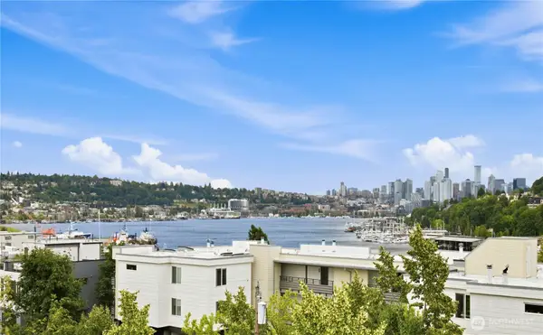 936 N 35th Street #E, Seattle, WA 98103