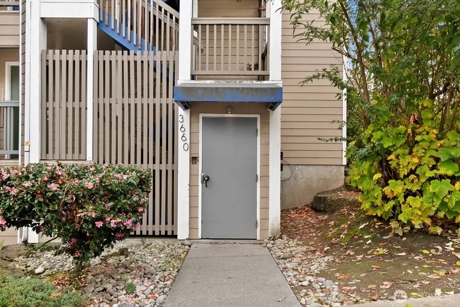 3660 Whitman Avenue N, Seattle, WA 98103 - #3