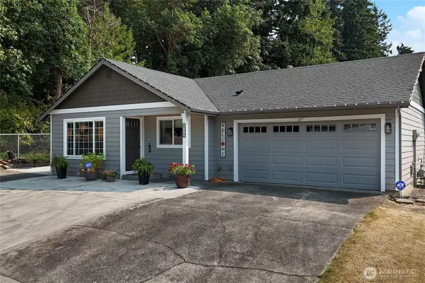 6225 41st Ave E, Tacoma, WA 98443