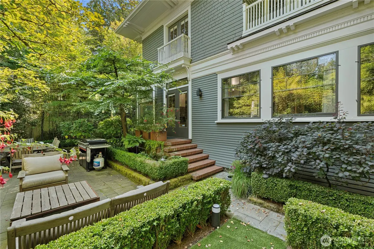 1108 Harvard Avenue E, Seattle, WA 98102 - #1