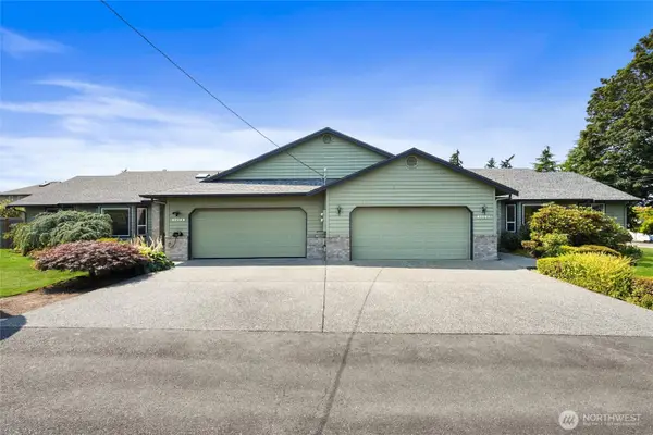 8228 226th Street Sw #A/B, Edmonds, WA 98026