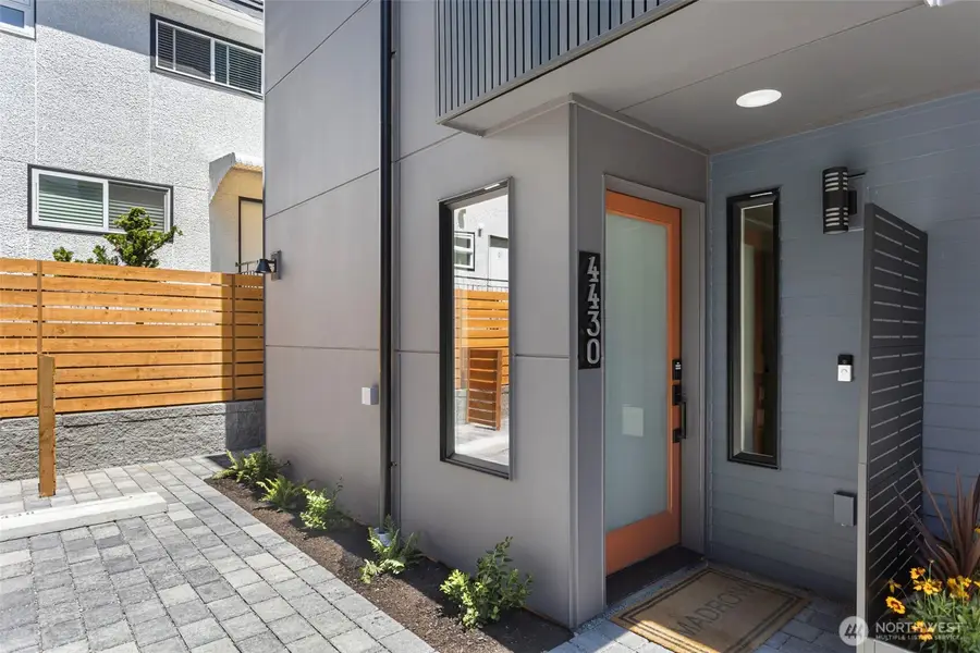 4430 Dayton Avenue N, Seattle, WA 98103 - #2