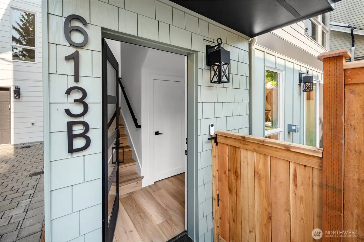 613 18th Avenue E, Seattle, WA 98112 - #1