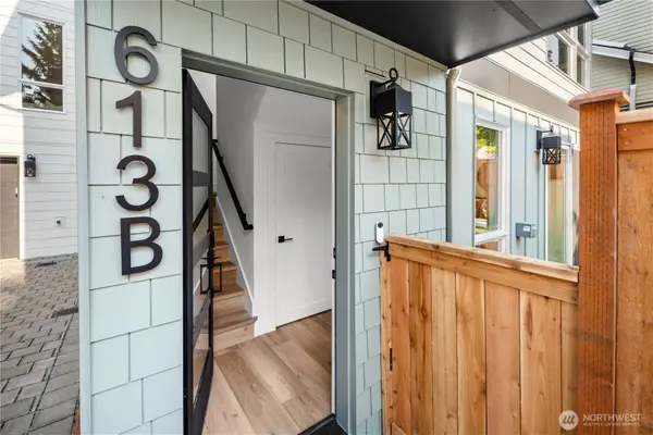 613 18th Avenue E, Seattle, WA 98112