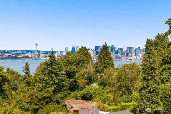 1914 Ferry Avenue Sw, Seattle, WA 98116