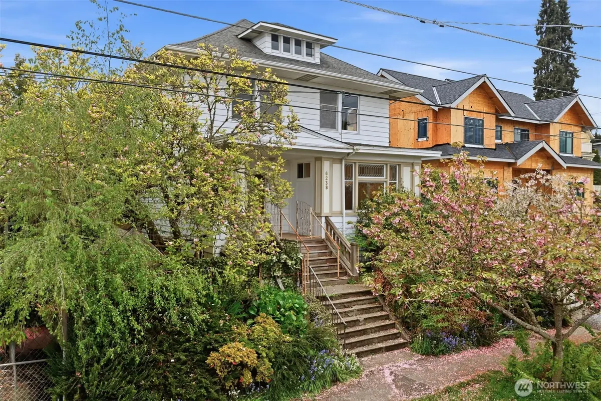 6238 Woodlawn Avenue N, Seattle, WA 98103 - #1