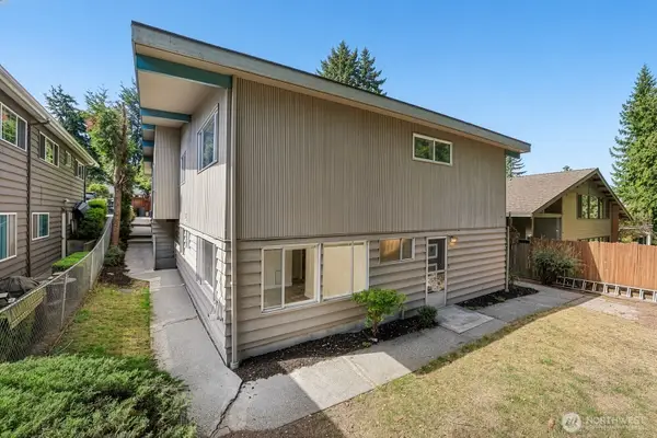 2352 49th Avenue Sw, Seattle, WA 98116