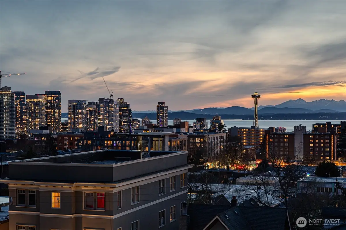 627 13th Avenue E, Seattle, WA 98102 - #1