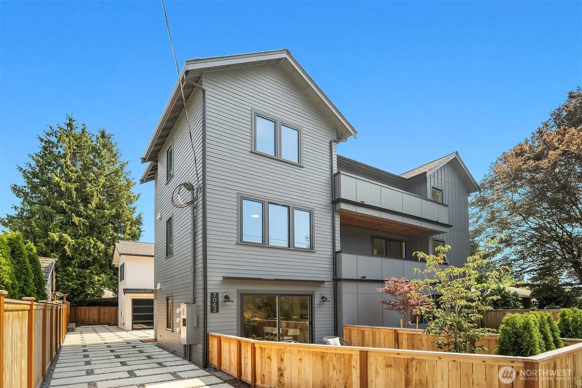 7062 Cleopatra Place Nw, Seattle, WA 98117 - #1