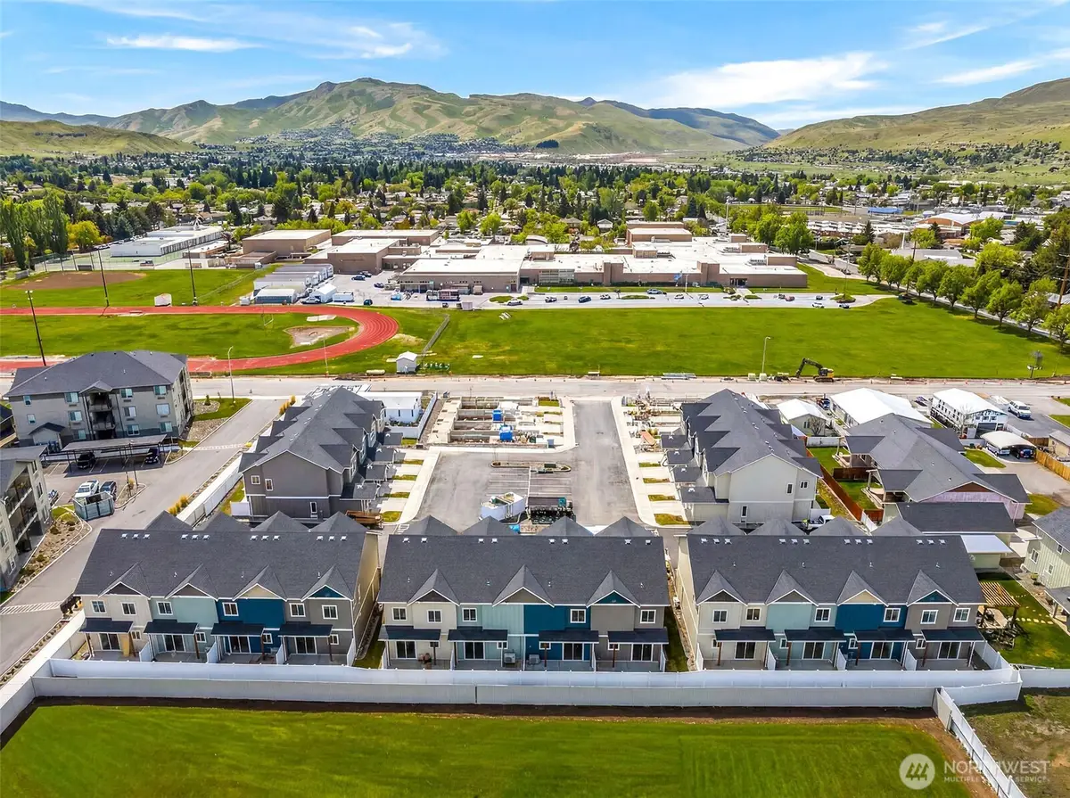 1075 Red Apple Road #F21, Wenatchee, WA 98801 - #1