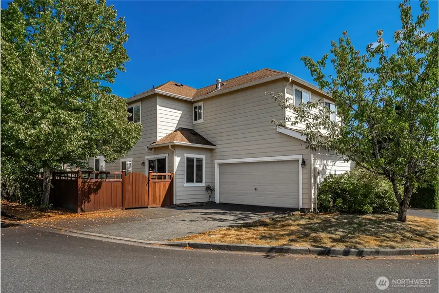 16901 Woodside Drive Se, Renton, WA 98058 - #2