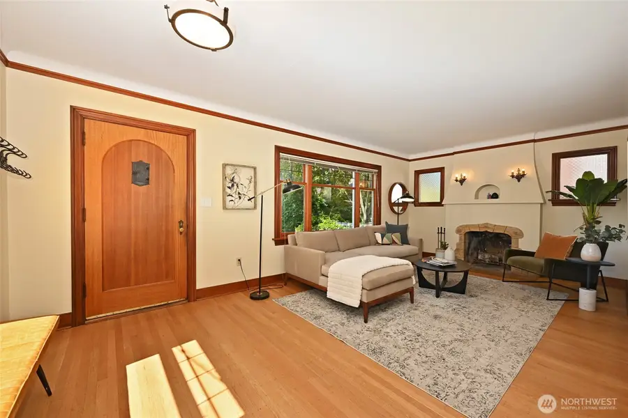8046 18th Avenue Nw, Seattle, WA 98117 - #2