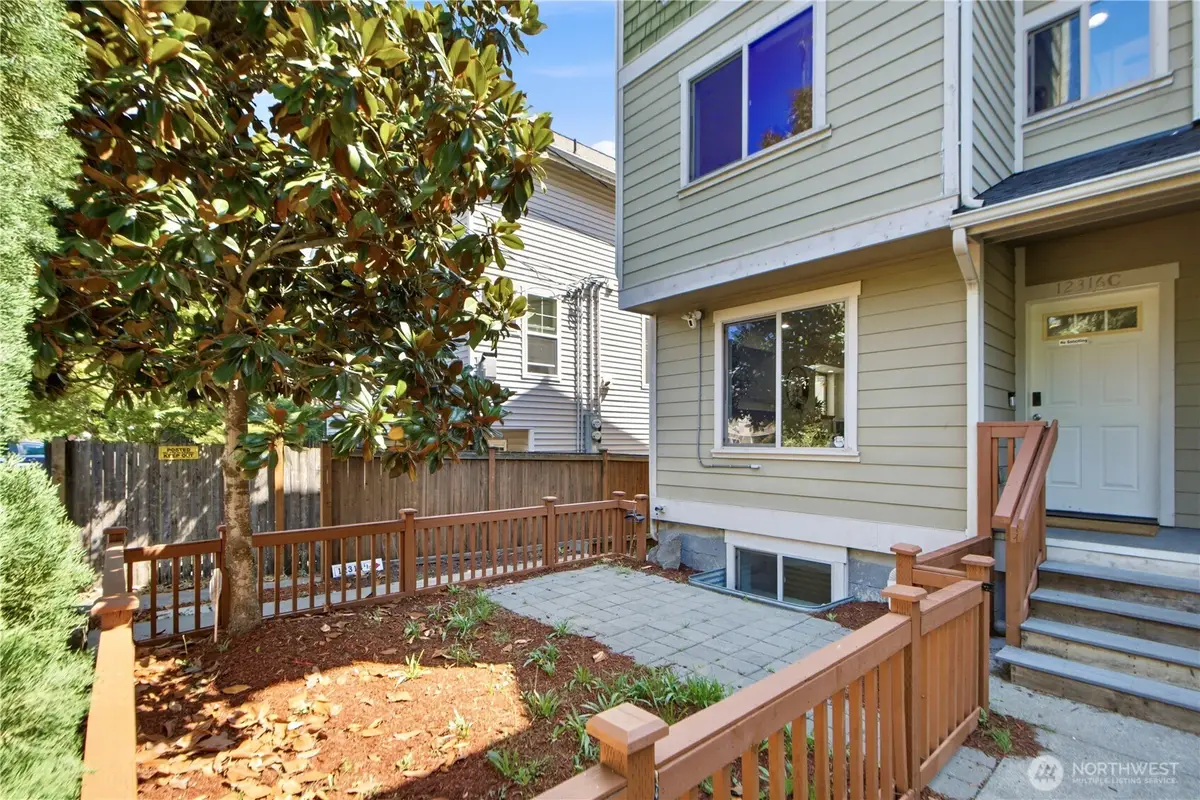 12316 33rd Avenue Ne #C, Seattle, WA 98125 - #1