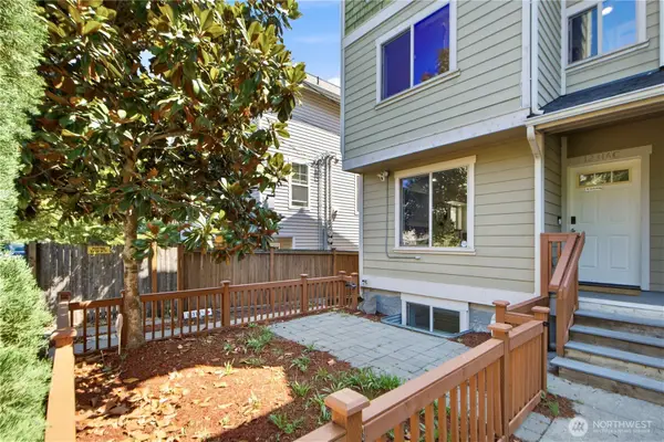 12316 33rd Avenue Ne #C, Seattle, WA 98125