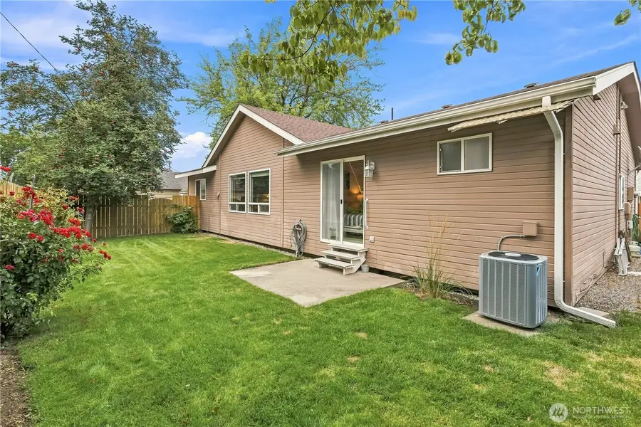 12 S Charles Street, Wenatchee, WA 98801 - #3