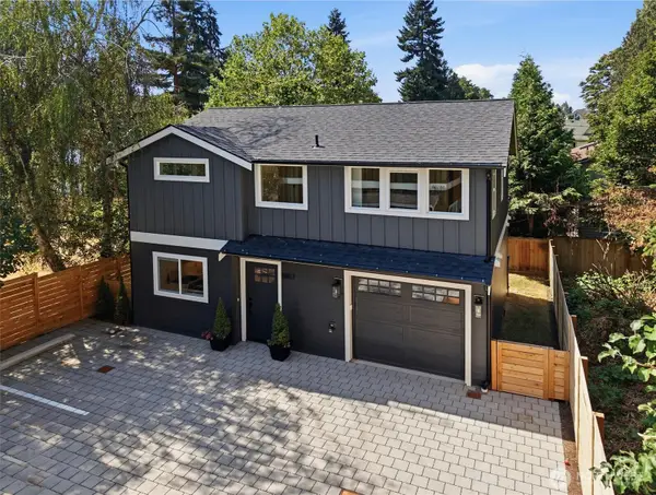 8817 Densmore Avenue N, Seattle, WA 98103