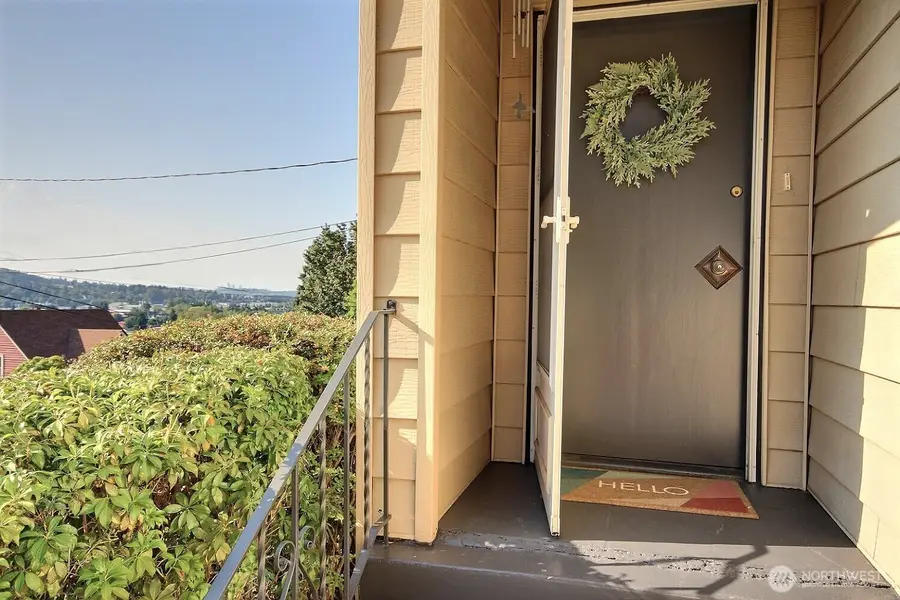 326 Renton Avenue S, Renton, WA 98057 - #3