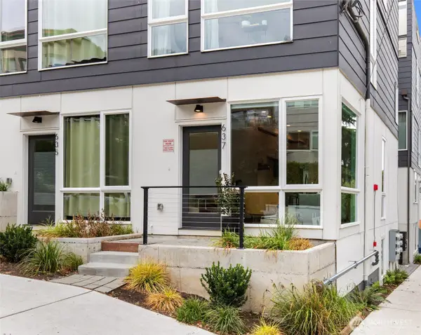 637 13th Avenue E, Seattle, WA 98102