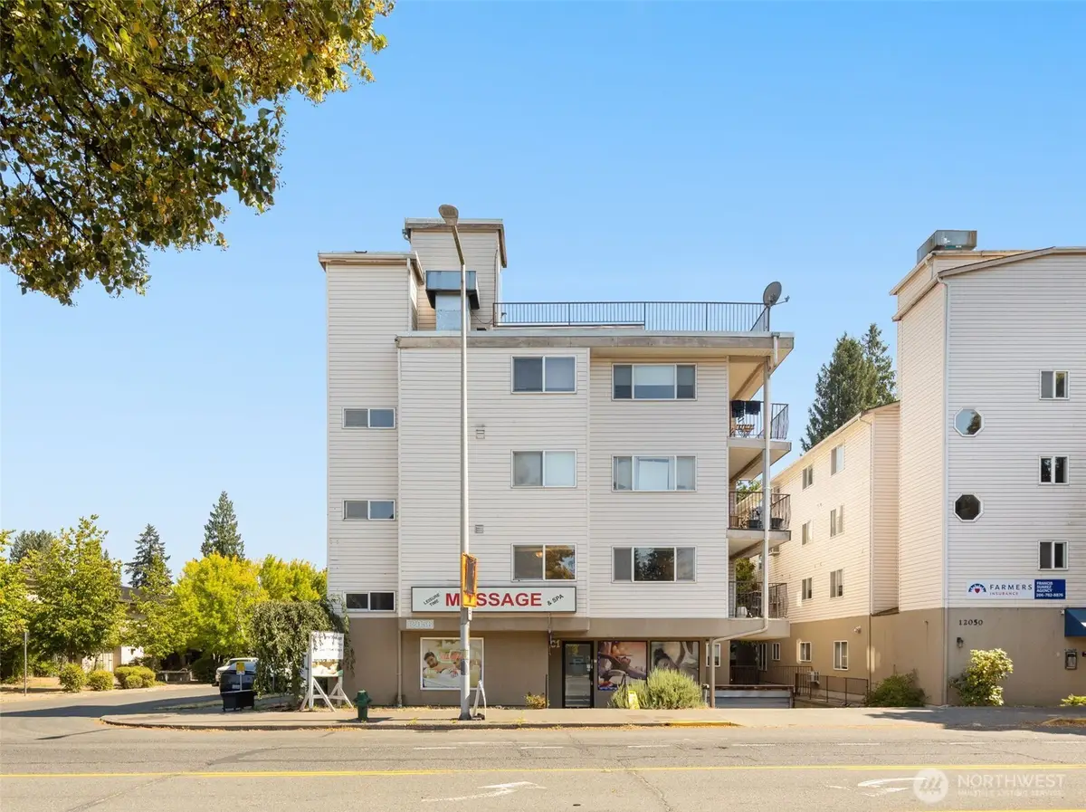 12056 15th Avenue Ne #201, Seattle, WA 98125 - #1