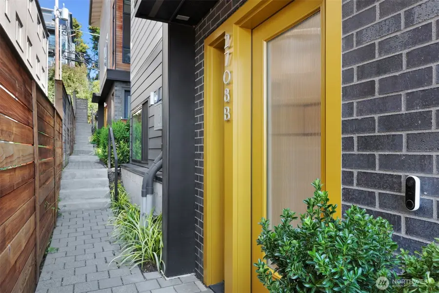 2708 Franklin Avenue E #B, Seattle, WA 98102 - #2