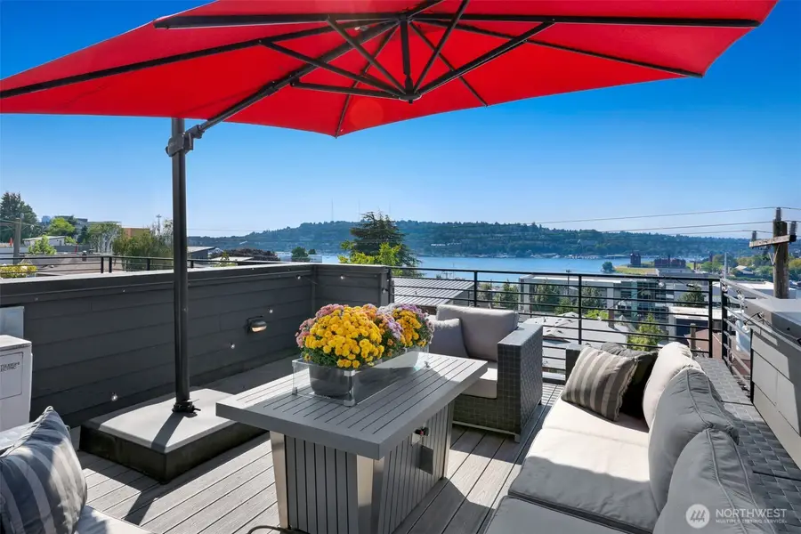 2708 Franklin Avenue E #B, Seattle, WA 98102 - #3