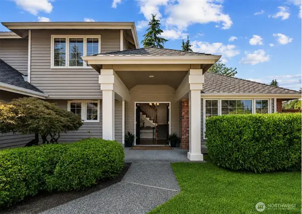 24717 SE 45th Pl, Issaquah, WA 98029