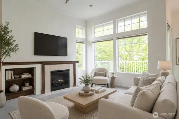4050 S 212th Court #B, SeaTac, WA 98198