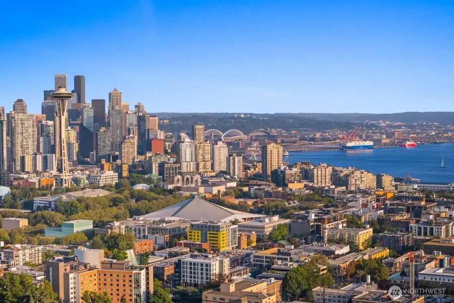 307 W Highland Drive, Seattle, WA 98119 - #2