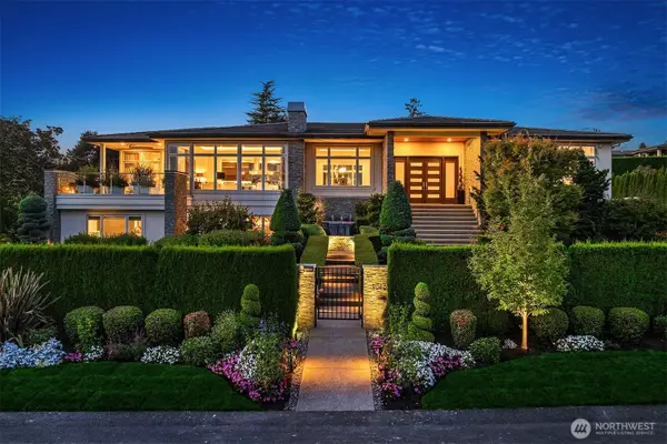 9040 NE 14th Street, Clyde Hill, WA 98004