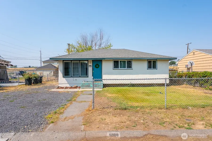 1308 N Buell Drive, Moses Lake, WA 98837 - #2