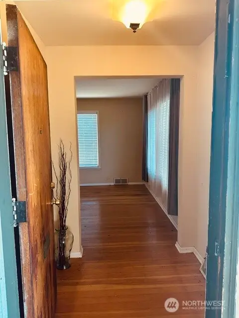 3210 NW 69th Street, Seattle, WA 98117 - #3