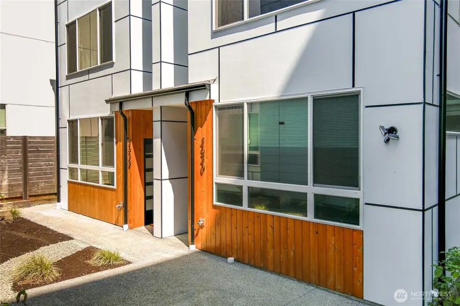 4540 40th Avenue Sw, Seattle, WA 98116 - #2