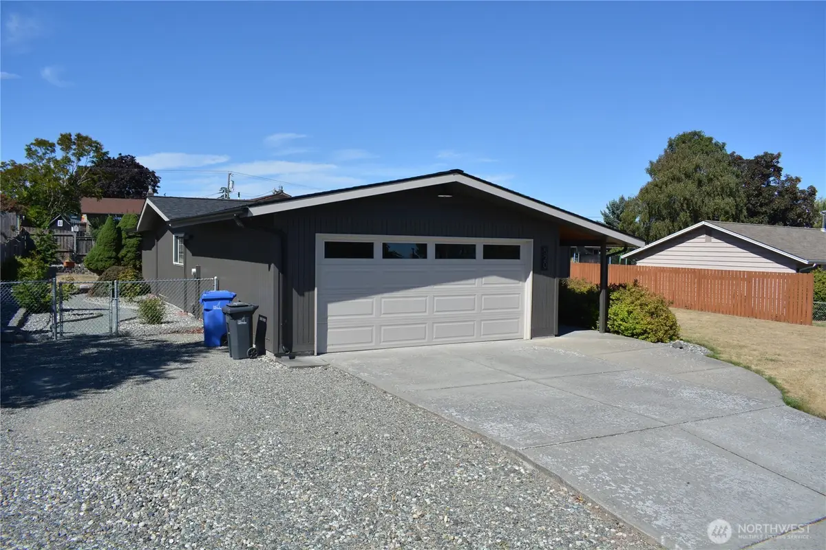 520 SW 4th Avenue Sw, Oak Harbor, WA 98277 - #1
