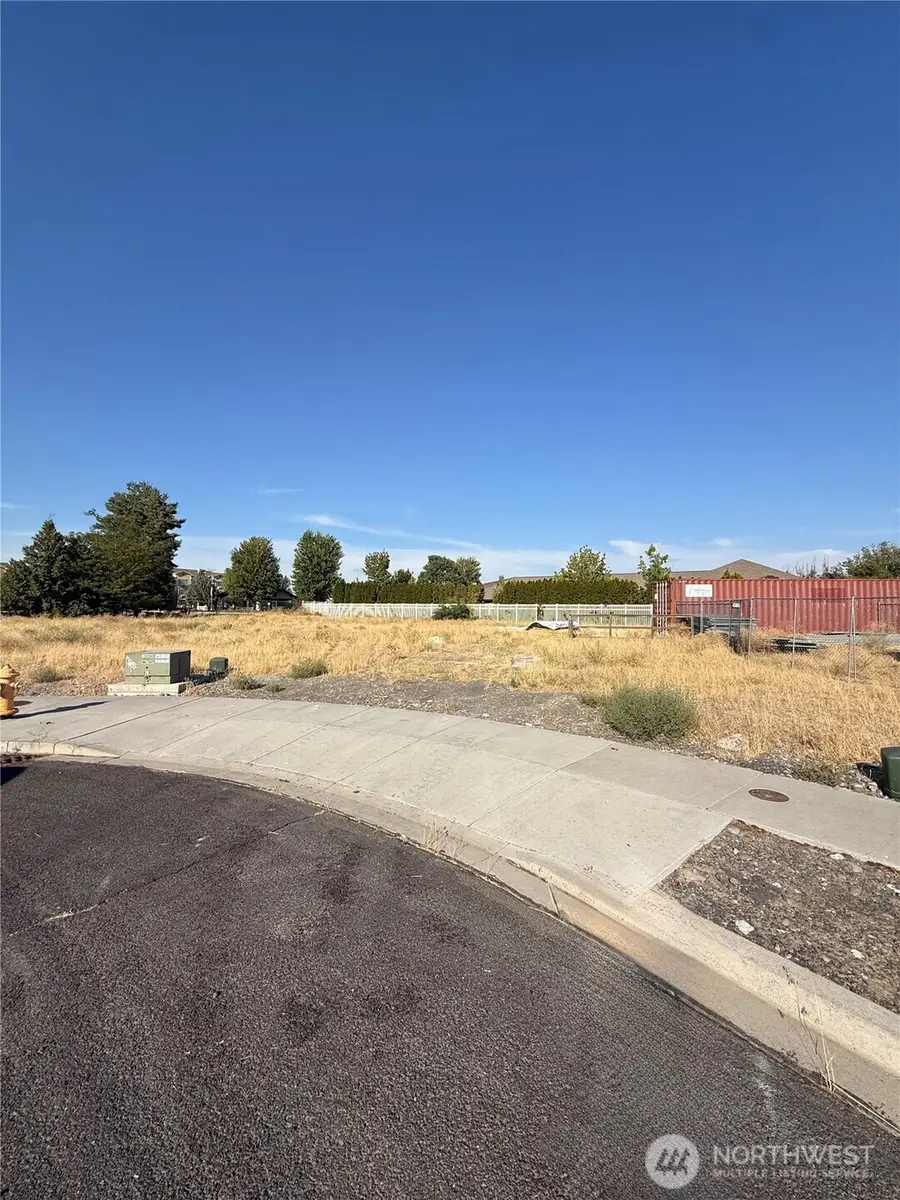 821 N Ted Yao Way #5, Moses Lake, WA 98837 - #3