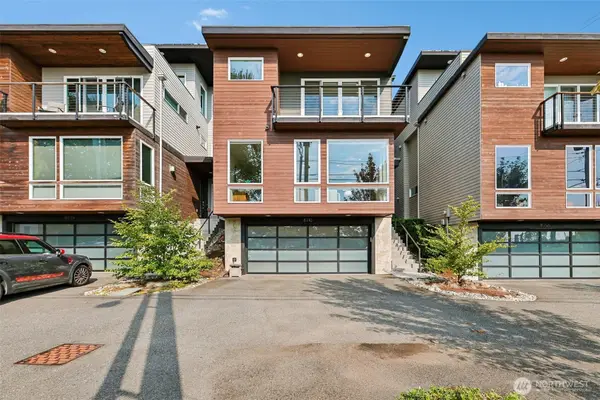 8710 112th Avenue Ne, Kirkland, WA 98033