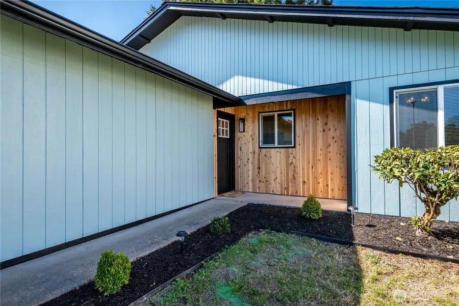 4490 Constitution Lane, Longview, WA 98632 - #2