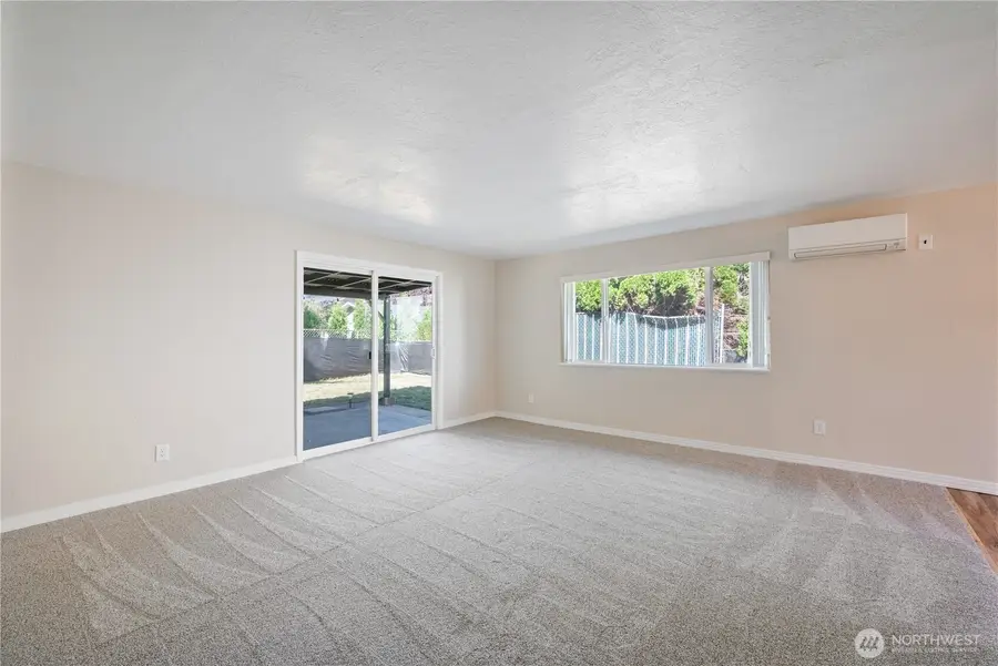 4490 Constitution Lane, Longview, WA 98632 - #3