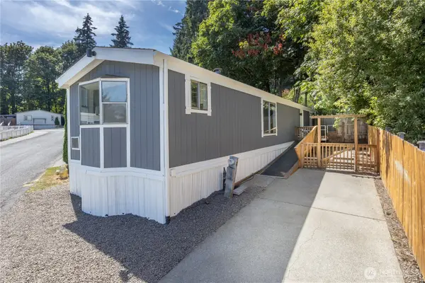 1420 Steele Creek, Bremerton, WA 98311