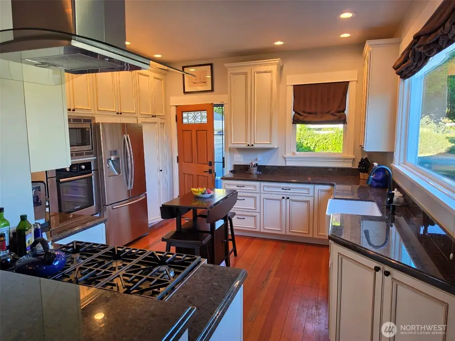 7652 E Green Lake Drive N, Seattle, WA 98103 - #2