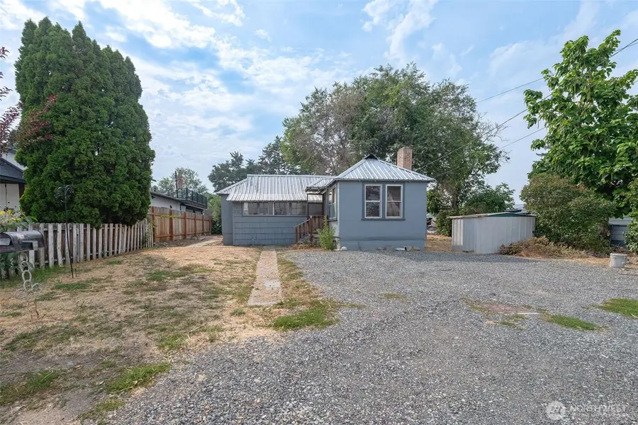 504 Ramona Avenue, Wenatchee, WA 98801 - #3