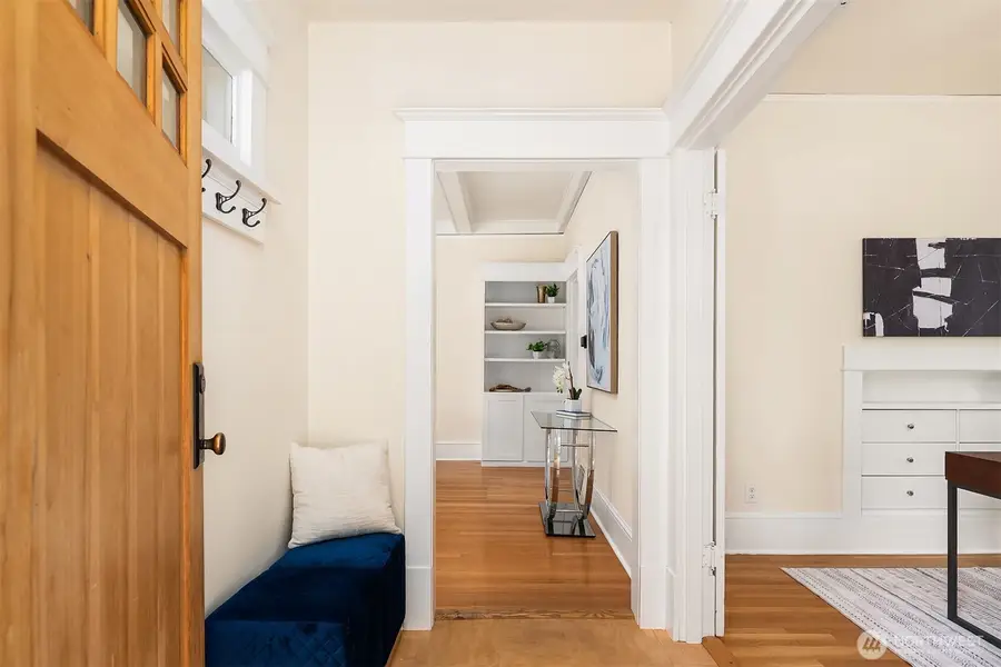 4663 1st Avenue Ne, Seattle, WA 98105 - #2