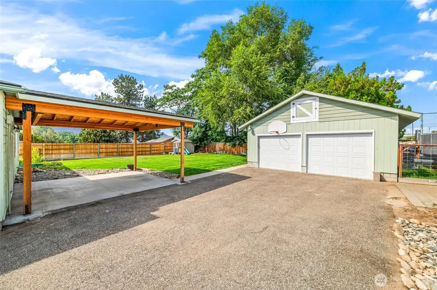 225 SE 1st Street, East Wenatchee, WA 98802 - #2