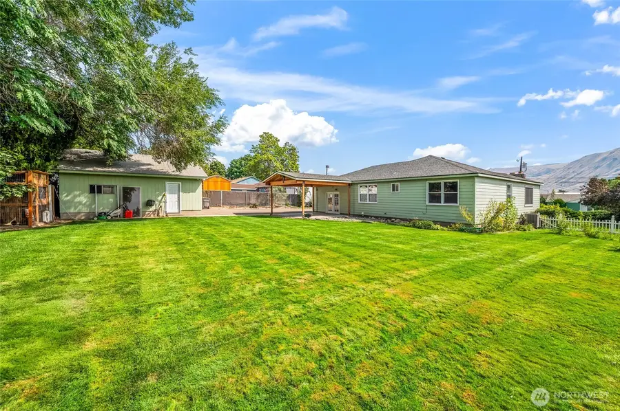 225 SE 1st Street, East Wenatchee, WA 98802 - #3