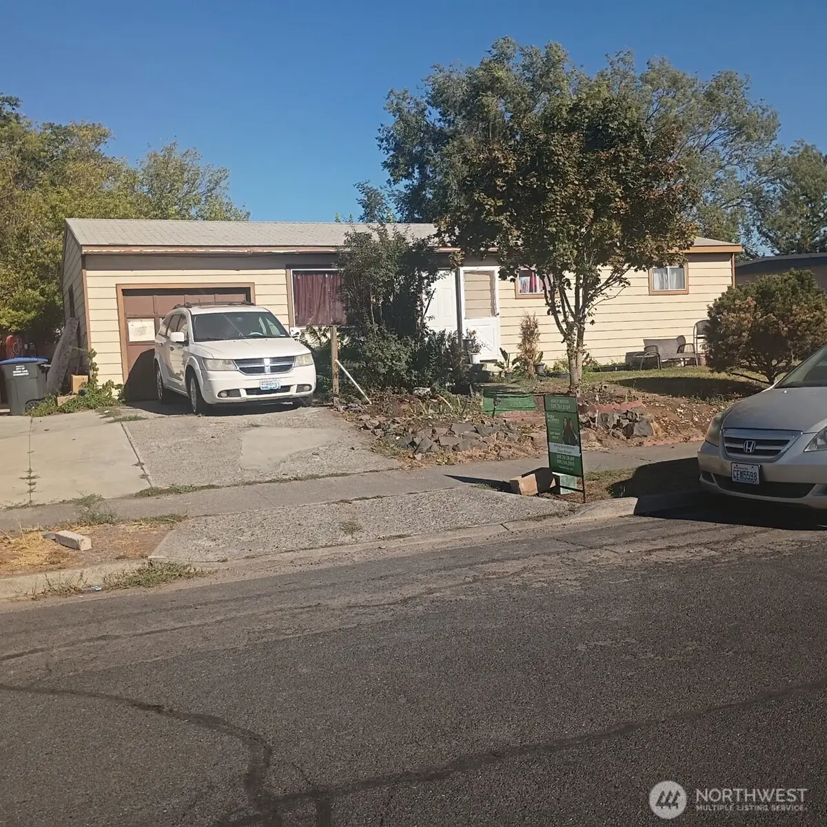1435 W Sunset Drive, Moses Lake, WA 98837 - #1