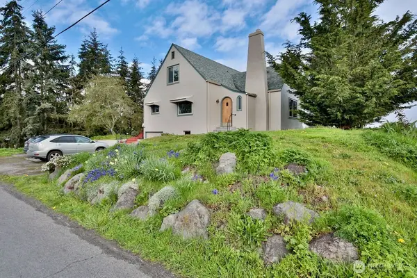 1430 W Hendrickson Road, Sequim, WA 98382