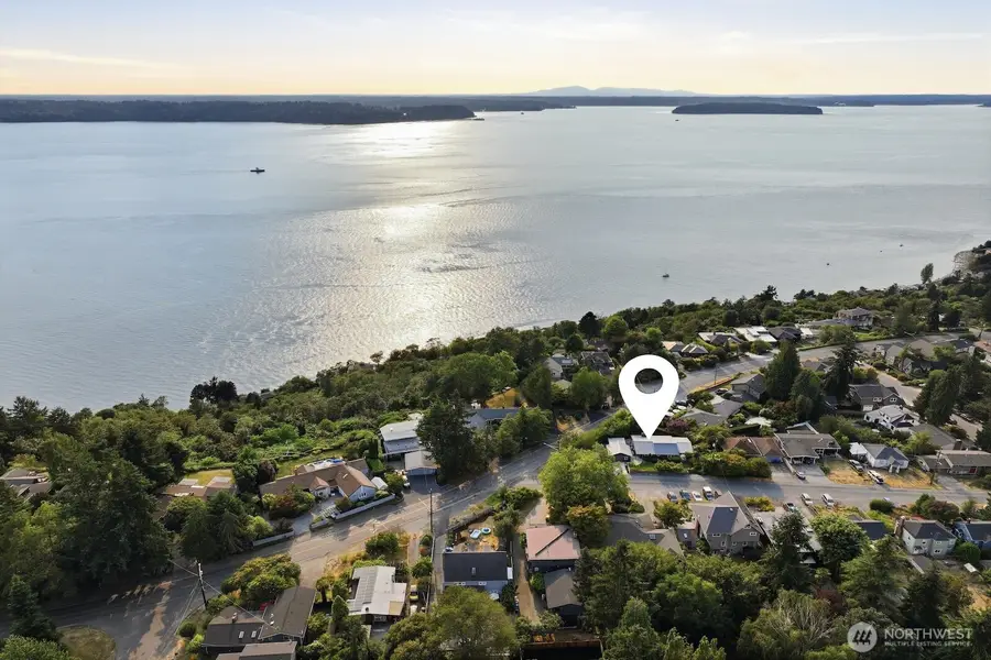 10233 44th Avenue Sw, Seattle, WA 98146 - #2