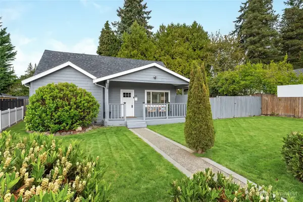 7432 S 118th Place, Seattle, WA 98178