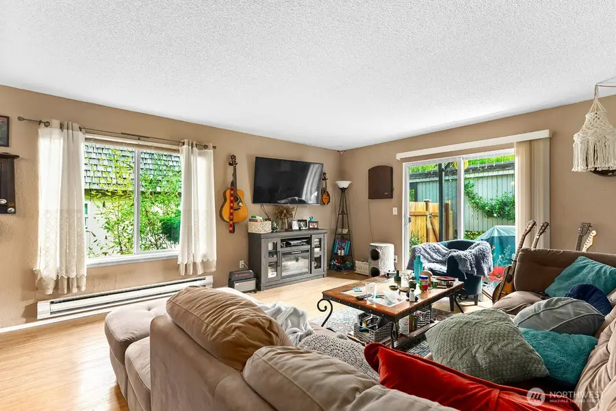 8632 26th Avenue Sw, Seattle, WA 98106 - #2
