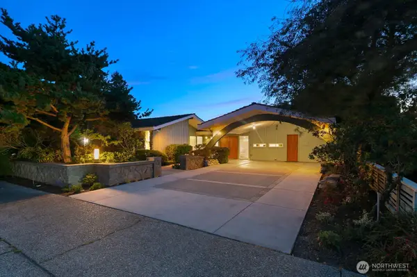 3051 44th Avenue W, Seattle, WA 98199