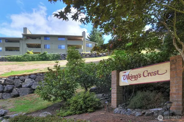 20198 Viking Crest Loop Ne #8-201, Poulsbo, WA 98370